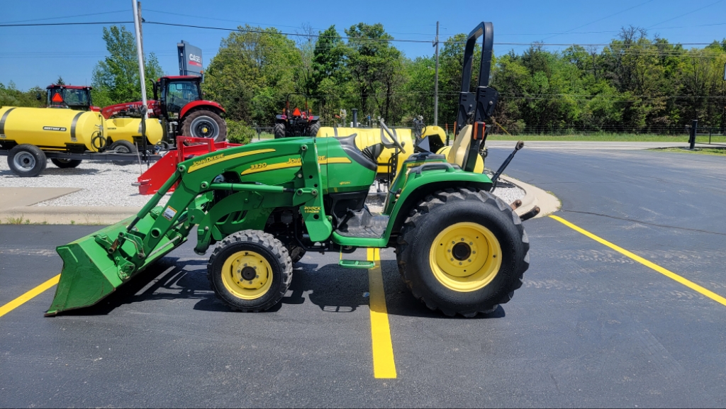 2006 John Deere 3320 Tractor Compact