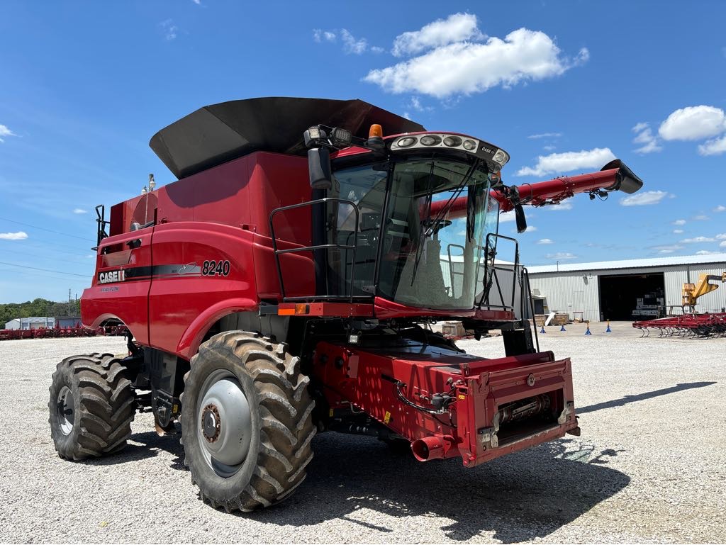 2015 Case IH 8240 Combine