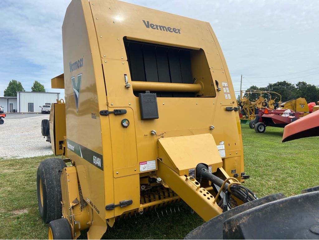 2015 Vermeer 604N Baler