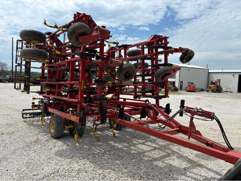 2010 Krause 5635 Tillage Field Cultivator