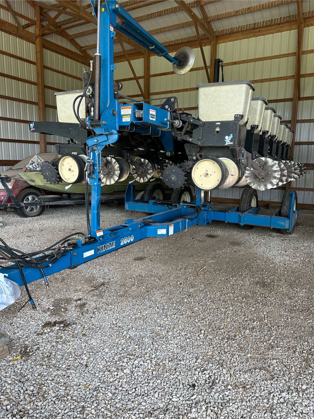 1998 Kinze 2500 Planter