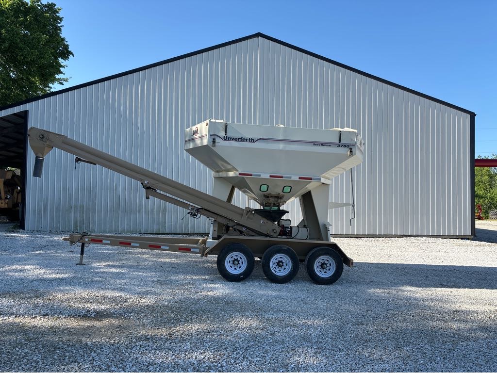 2010 Unverferth 3750 Seed Tender