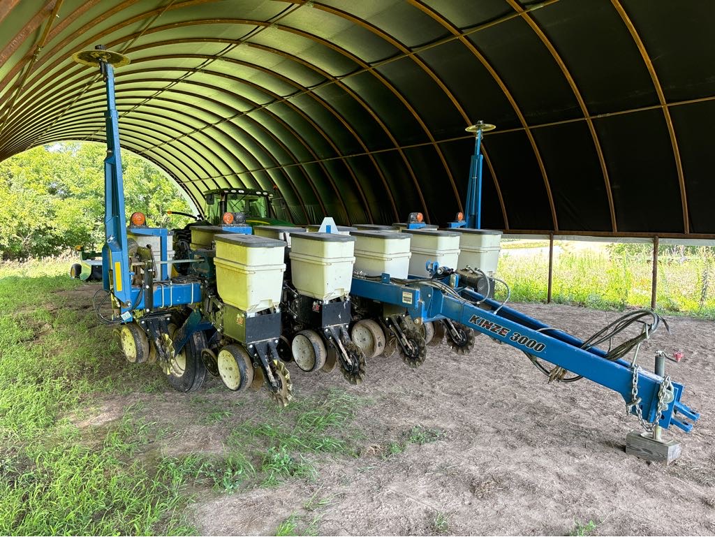 2013 Kinze 3000 Planter