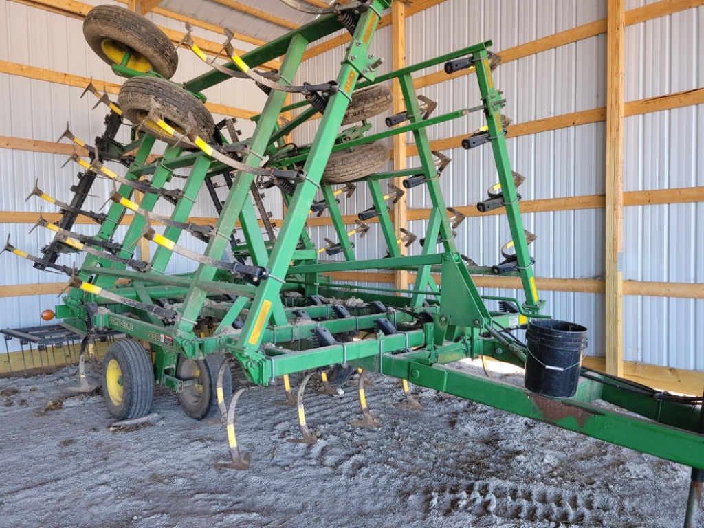 1996 John Deere 980 Tillage Field Cultivator