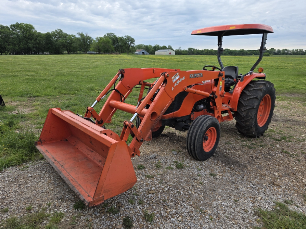0000 Kubota MX5100 Tractor Utility
