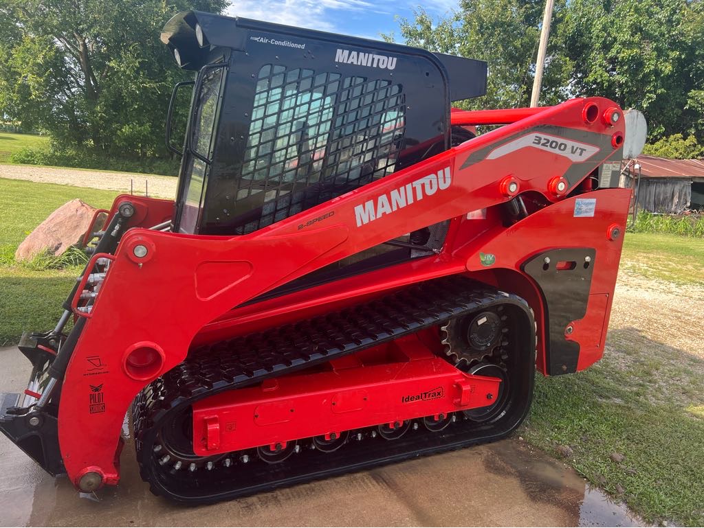 2021 MAN 3200 Compact Track Loader
