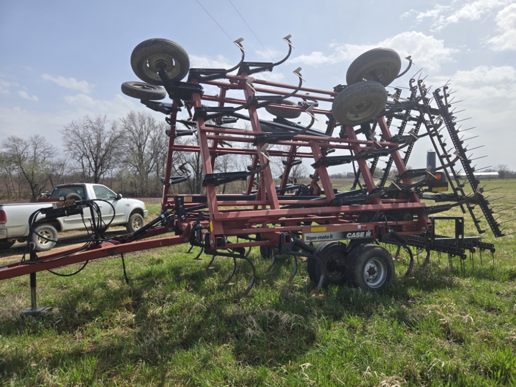 2006 Case IH Tigermate Tillage Field Cultivator