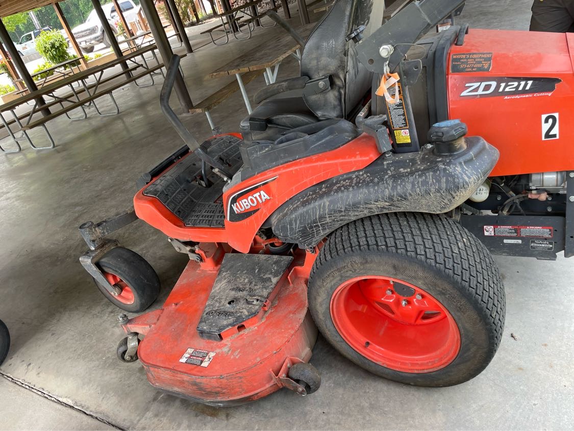 2017 Kubota ZD1211L-72 Lawn Mower