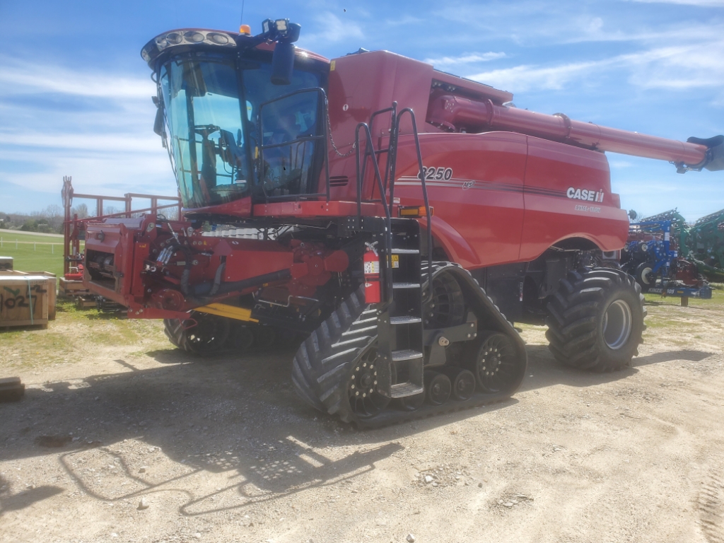 2019 CIH 8250T COMBINE