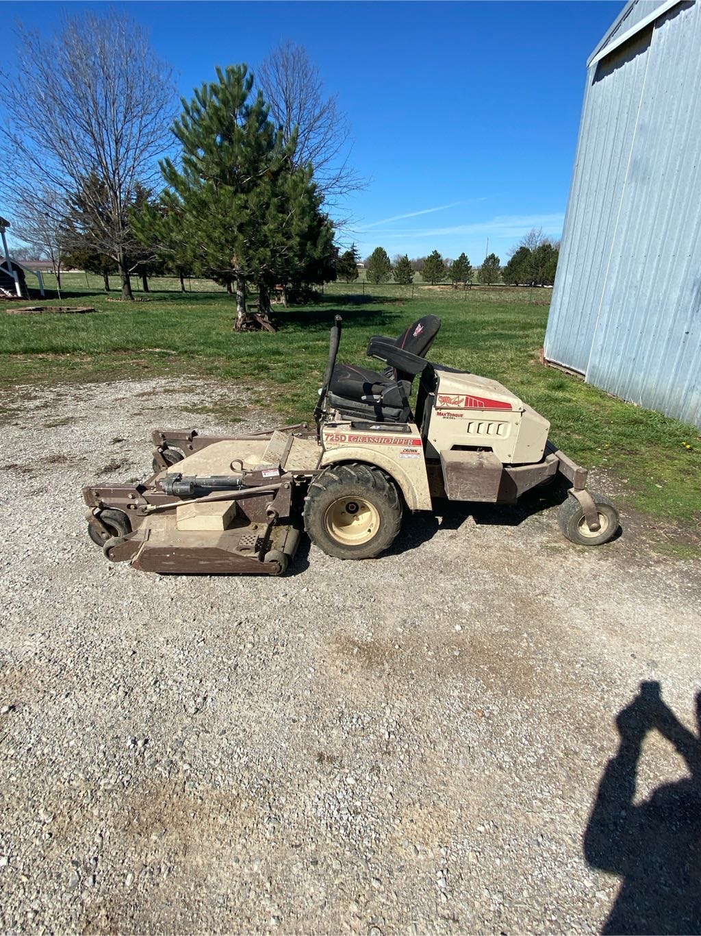 2017 Grasshopper 725DT6 Lawn Mower