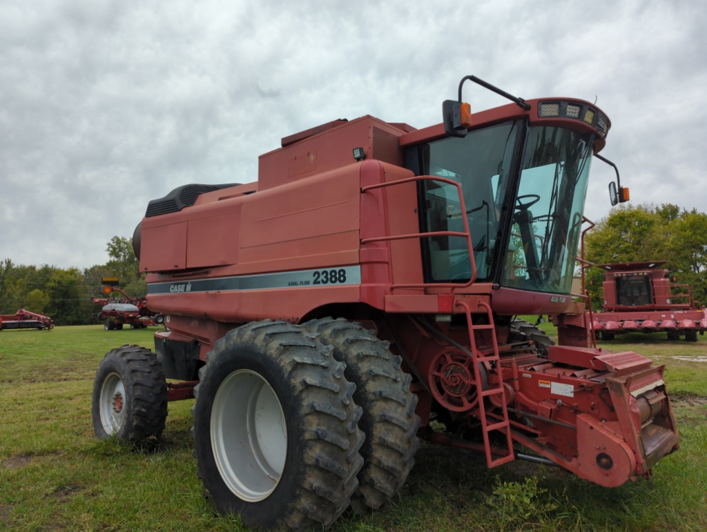 2001 Case IH 2388 Combine