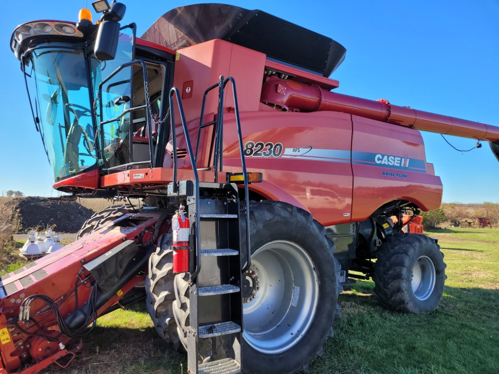 2014 Case IH 8230 Combine