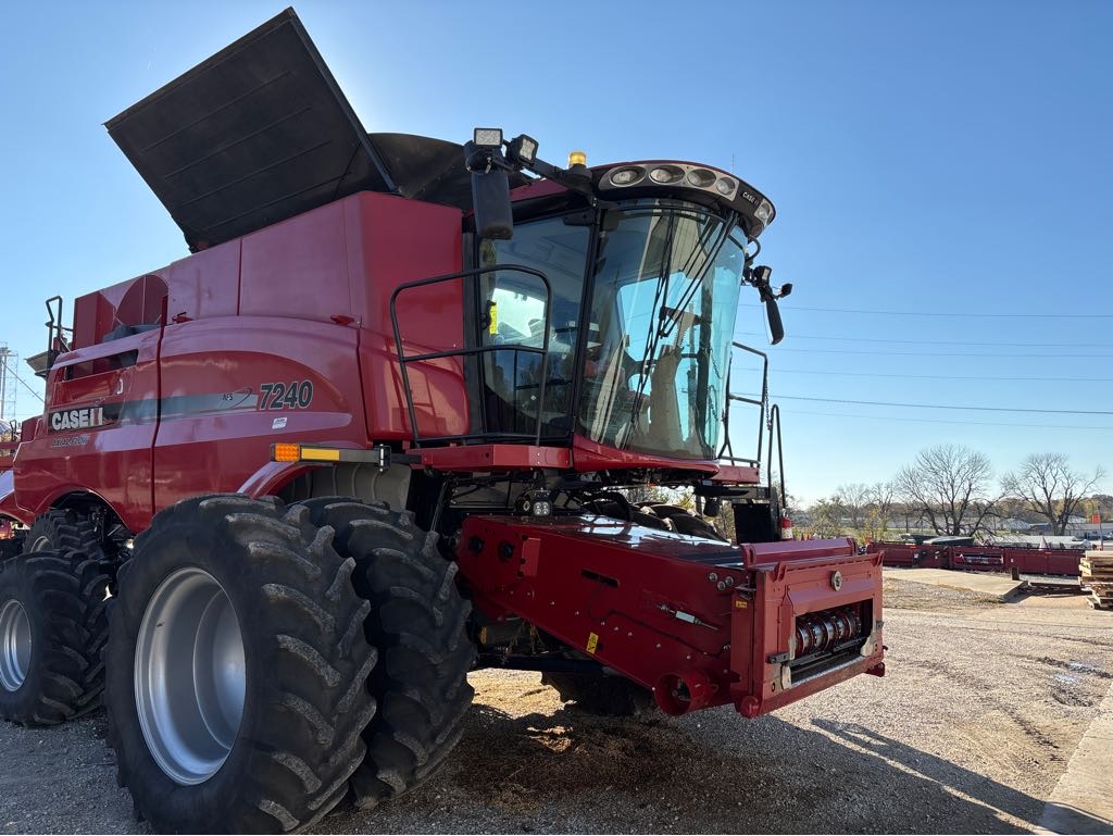 2016 CIH 7240 COMBINE