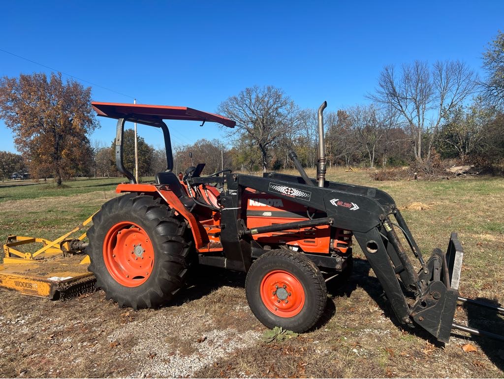 0000 Kubota L3650 Tractor Compact