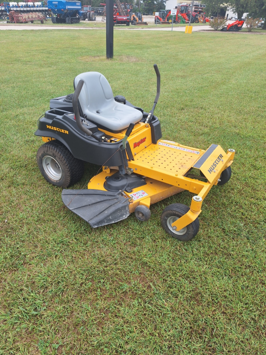 2013 hus 54 Lawn Mower Mid_Mount_Zero_Turn